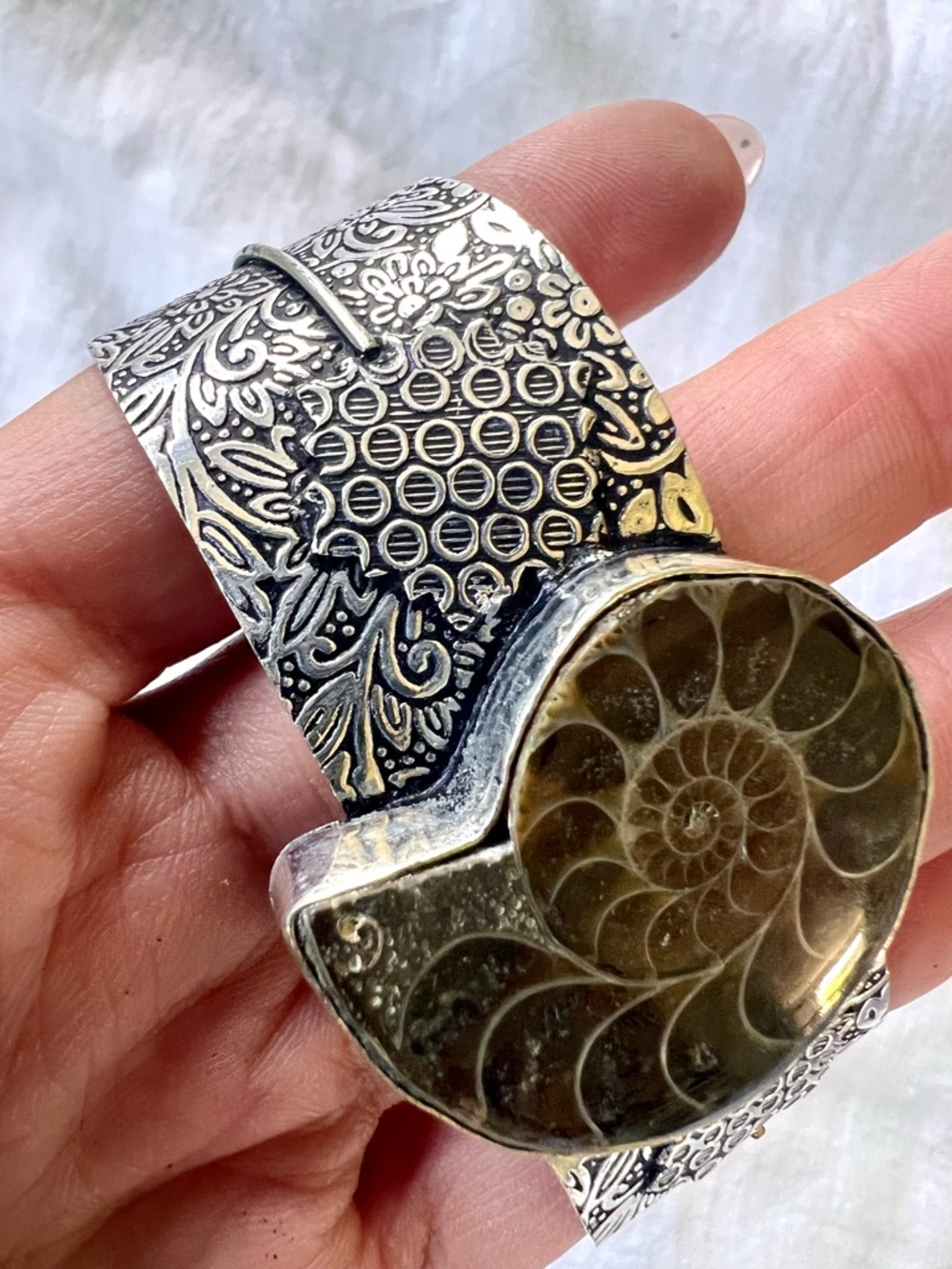 925 AMMONITE Fossil Past Lives Embossed Cuff Bracelet - Picture 7 of 8